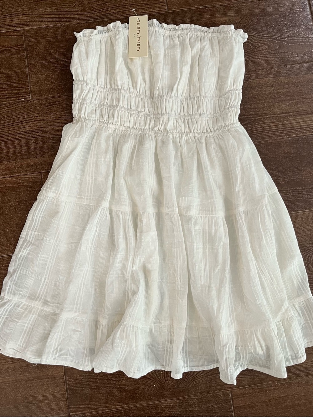 Thirty/Thirty White Smocked
Strapless Dress
